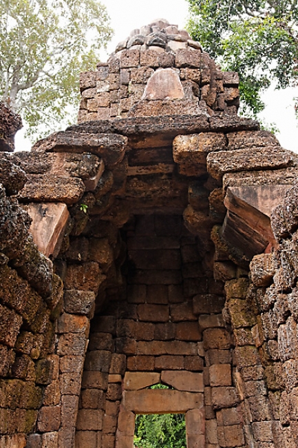 25-Prasat Ta Muen-015